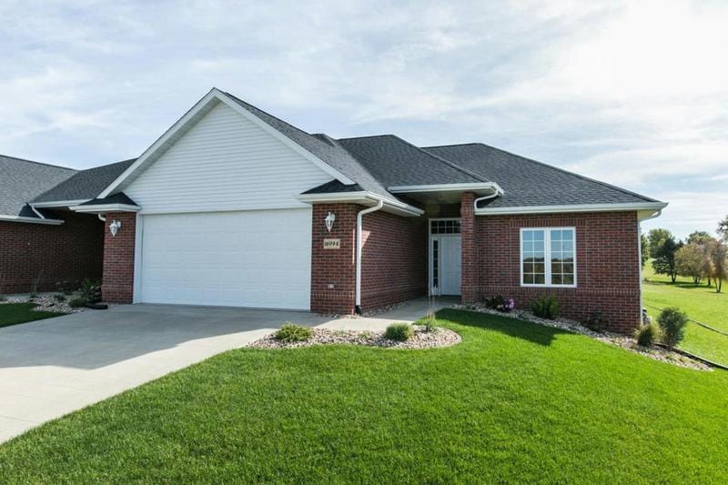 16860 THUNDER RIDGE DR, Peosta, IA 52068 Condominium For Sale  MLS# 146873