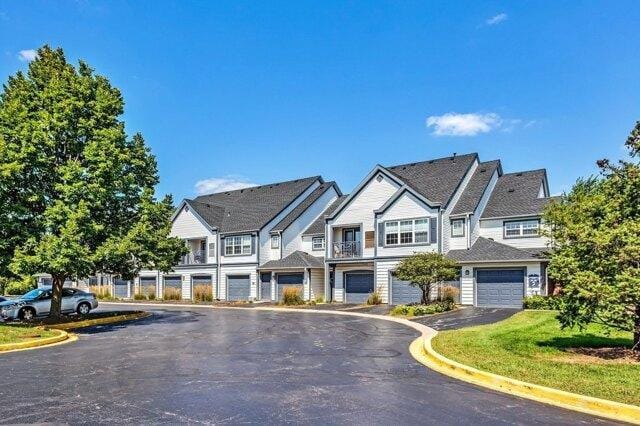 2 Bedroom 2 Bath In Wheaton IL 60189 for Rent