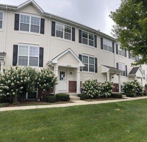 2 Bedroom 2.5 Bath In Round Lake IL 60073 for Rent