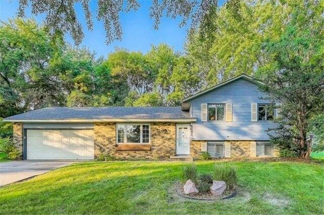 Home For Rent In Apple Valley, Minnesota