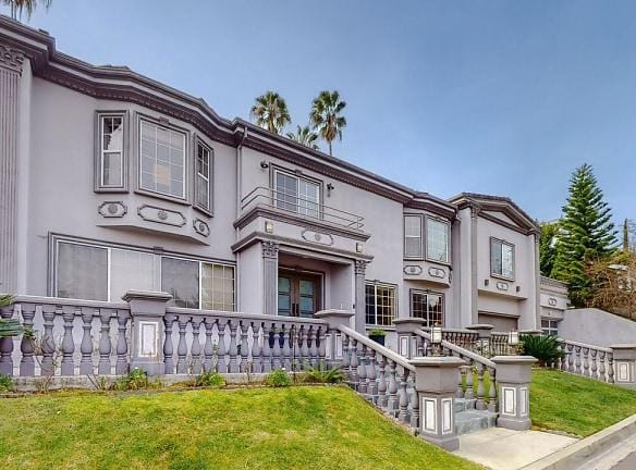 11372 Dona Teresa Dr Los Angeles, CA 91604 - Home For Rent