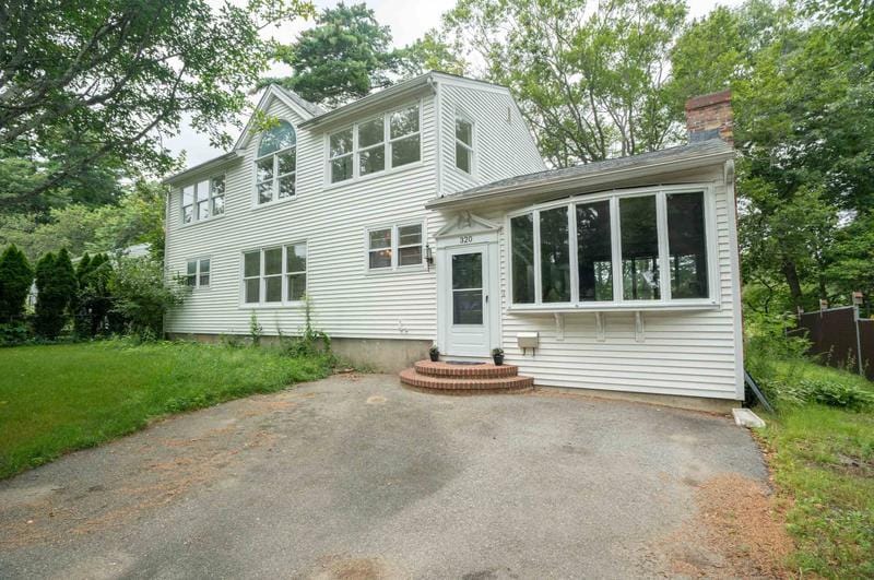 320 Leslie Dr, Portsmouth, NH 03801 - MLS 4967003 for Sale