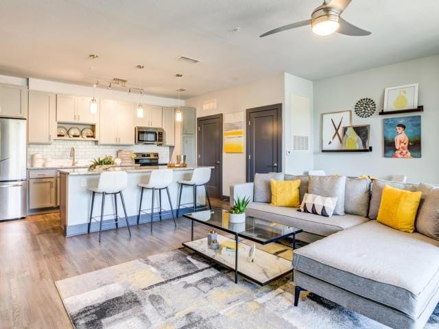 Charming 2Bd 2Ba $1939/mo for Rent