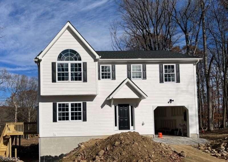 25 Richards Rd, Hopatcong, NJ 07843  609961475 for Sale