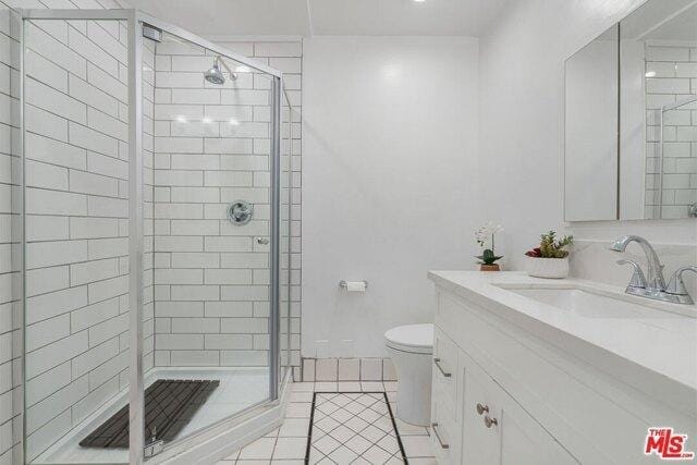 2 Bedroom 2.5 Bath In Los Angeles CA 90025 for Rent