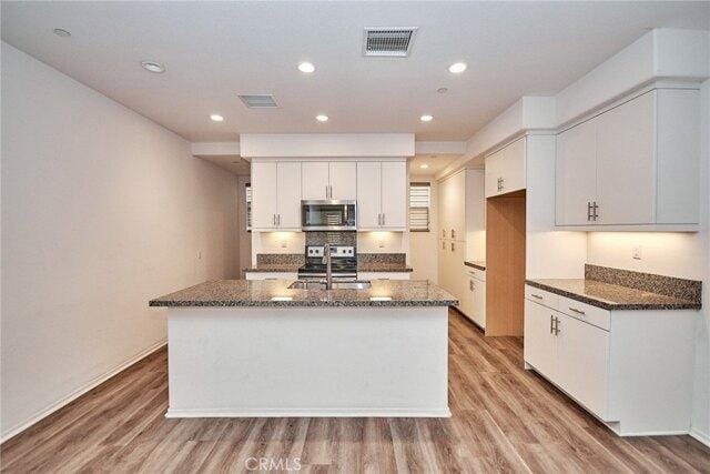 2 Bedroom 2.5 Bath In Buena Park CA 90621 for Rent