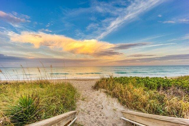 2 Bedroom 2 Bath In Jensen Beach FL 34957 for Rent