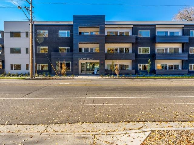 1BD 1BA $1475 Per Mo for Rent