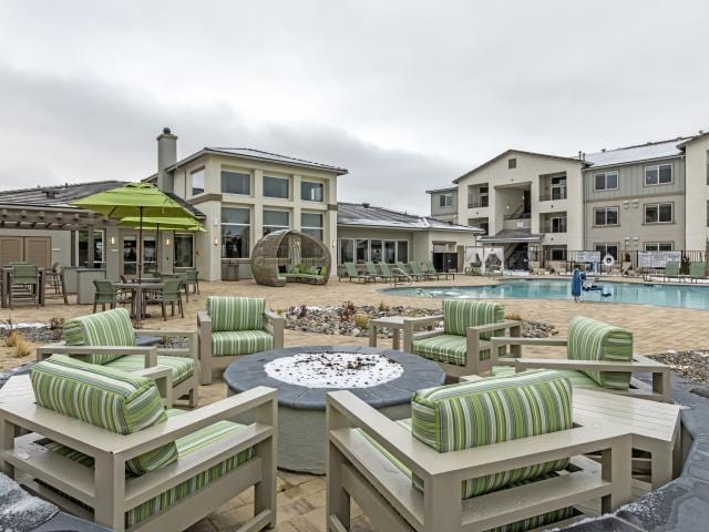 Fantastic 2 BD 2 BA Available Now for Rent