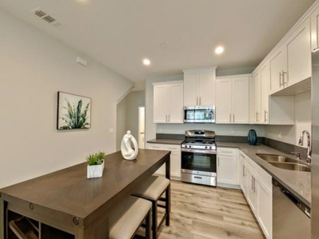 Ideal 2 Bd 1 Ba Available Now for Rent