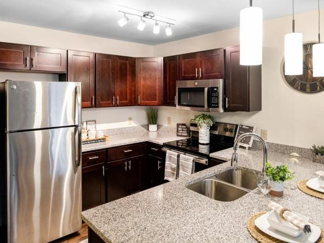 Perfect 1BD 1BA Available Now for Rent