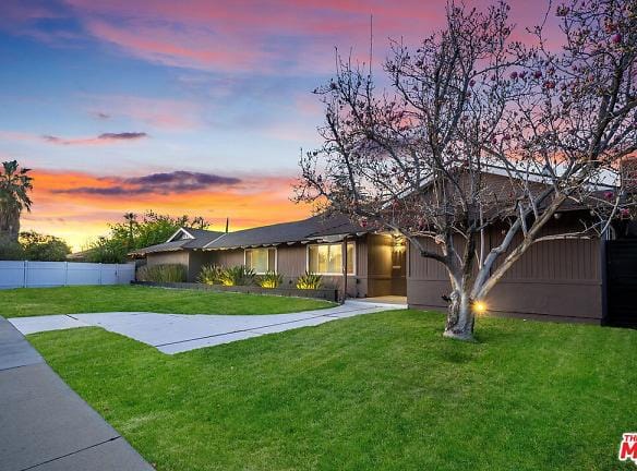 22349 Vanowen St Los Angeles, CA 91303 - Home For Rent