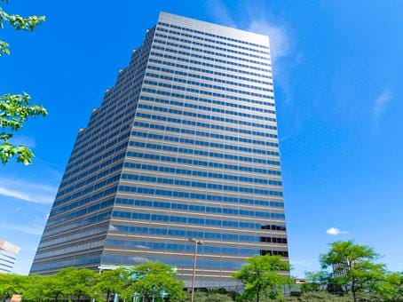 Southfield, utilities and security Desk space available by for Rent