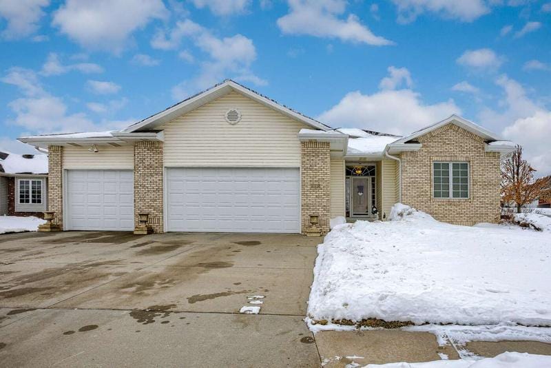 112 W GARWIN Circle, COUNCIL BLUFFS, IA 51503  621108277 for Sale