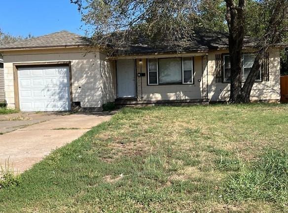 1818 E Owen K Garriott Rd Enid, OK 73701 - Home For Rent