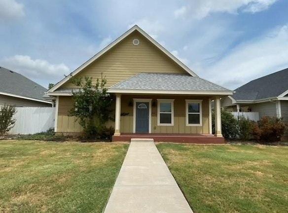 1129 Pinot Dr Abilene, TX 79601 - Home For Rent