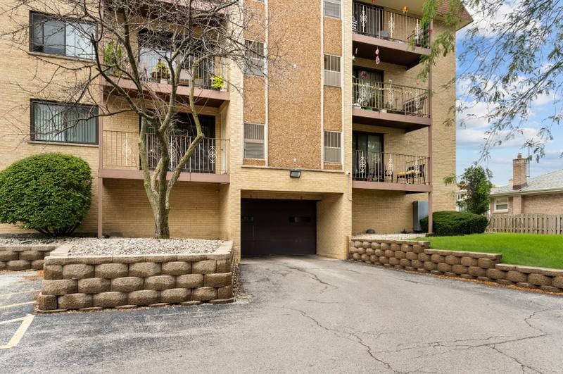 7100 W Cullom Ave #317, Norridge, IL 60706 - MLS 11919187 for Sale