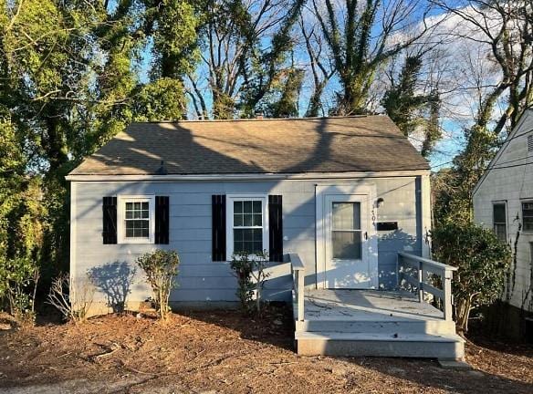 1704 Robinhood Rd Durham, NC 27701 - Home For Rent