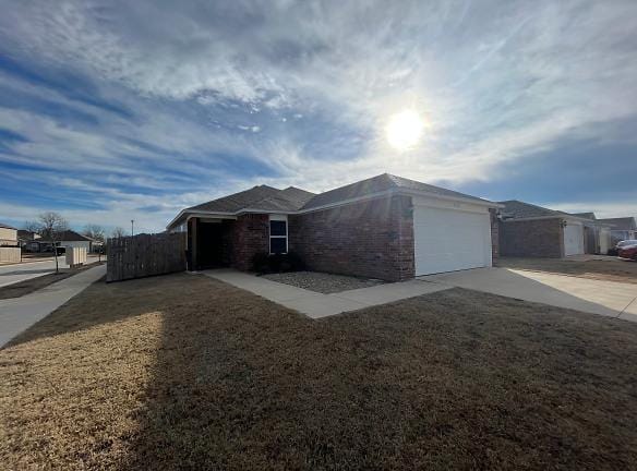 1322 S Scissortail Ln Fayetteville, AR 72701 - Home For Rent