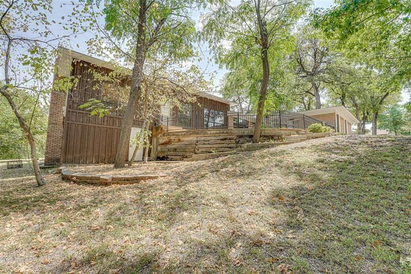 413 W Brand Rd, Garland, TX 75040 for Rent