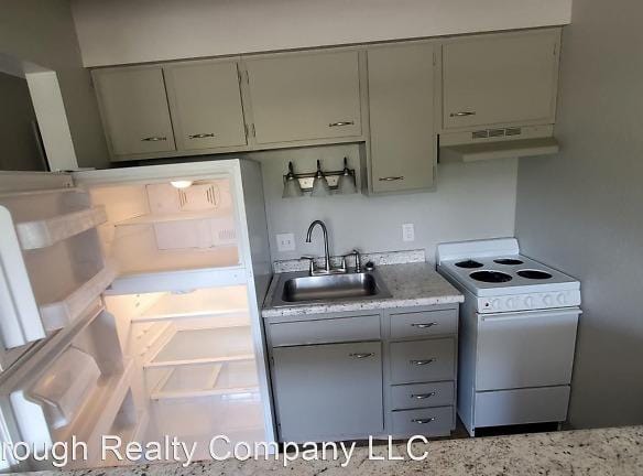 820 Lyon St Des Moines, IA 50309 - Home For Rent