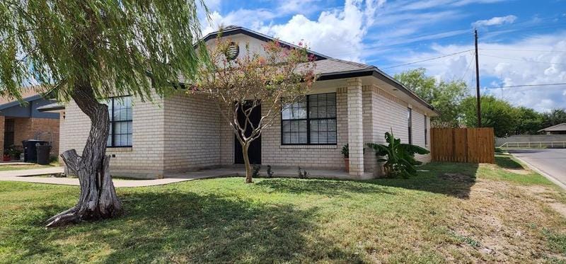 1502 Paseo Encinal Dr, Eagle Pass, TX 78852 for Sale