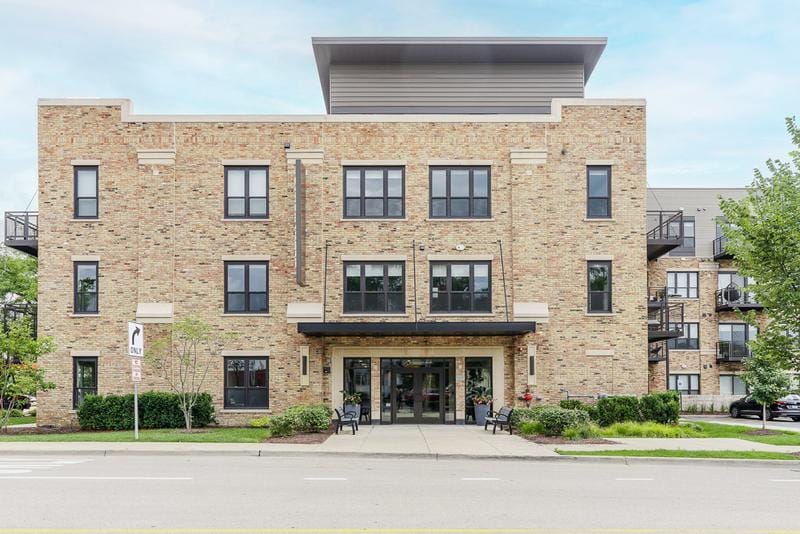 101 West Liberty Street, Unit 214, Barrington, IL 60010 for Rent