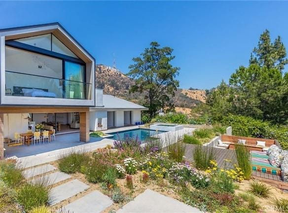 6342 Innsdale Dr Los Angeles, CA 90068 - Home For Rent