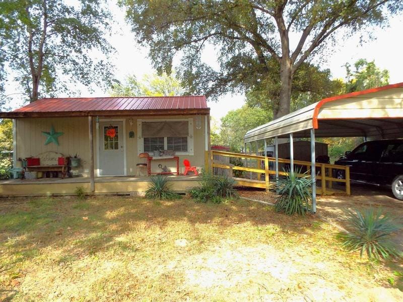 715 Clarksville St, Bogata, TX 75417 for Sale