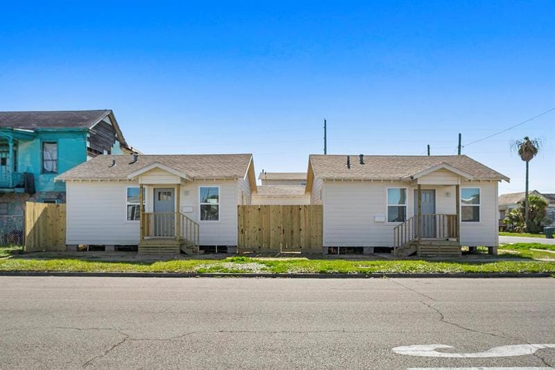 3727 Winnie St, Galveston, TX 77550 for Rent
