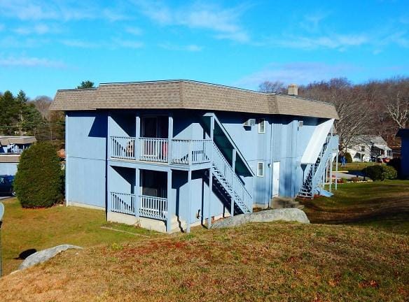 99 Grove Ave Groton, CT - Apartments For Rent
