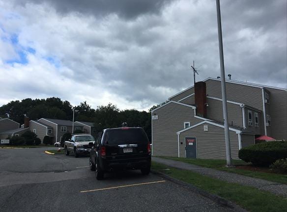 Apple Village Apartments Beverly, MA - Apartments For Rent