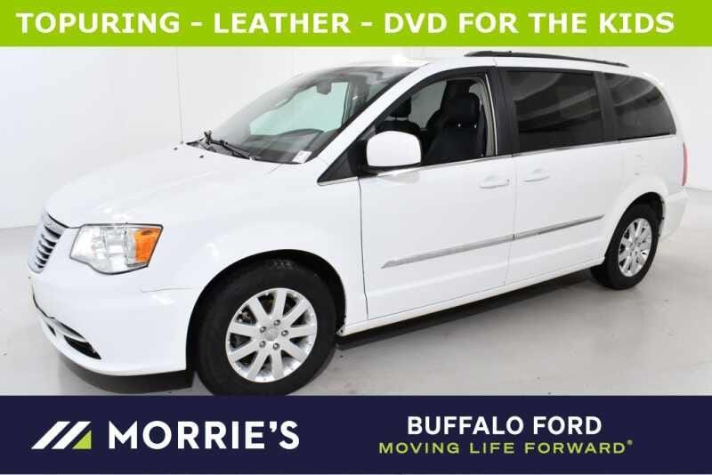 2016 Chrysler town & country White, 100K miles for Sale