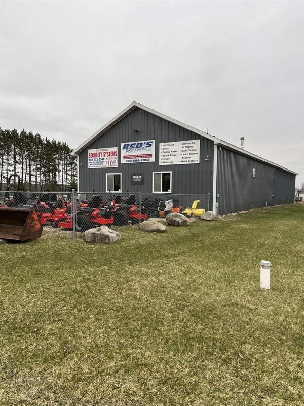 Farwell, Exceptional Business corner location for Sale