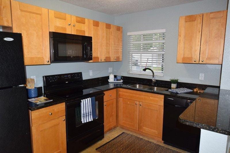 Beautiful 2 bed 1 bath Condo in Orlando, FL!  2339 Chera Court for Sale