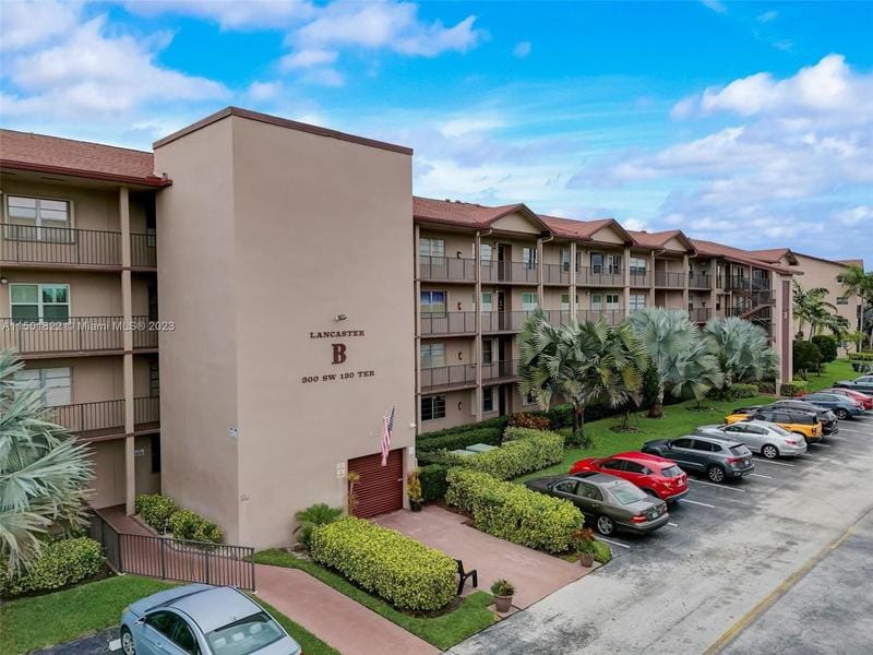 Pembroke Pines, Pembroke Pines, FL 33027 for Sale