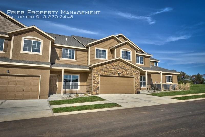 Parkview Townhome - Available February 4th  22040 W 125th St for Sale