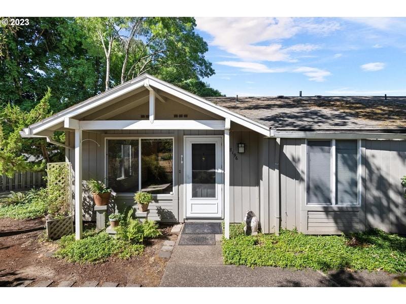 8196 Southwest Shenandoah Way, Tualatin, OR 97062 for Sale
