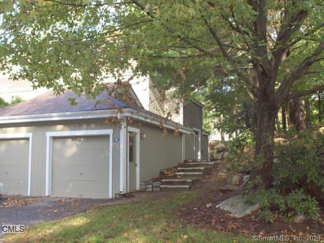 Townhouse, Condominium Rental - Shelton, CT  38 Country Walk #38 for Sale