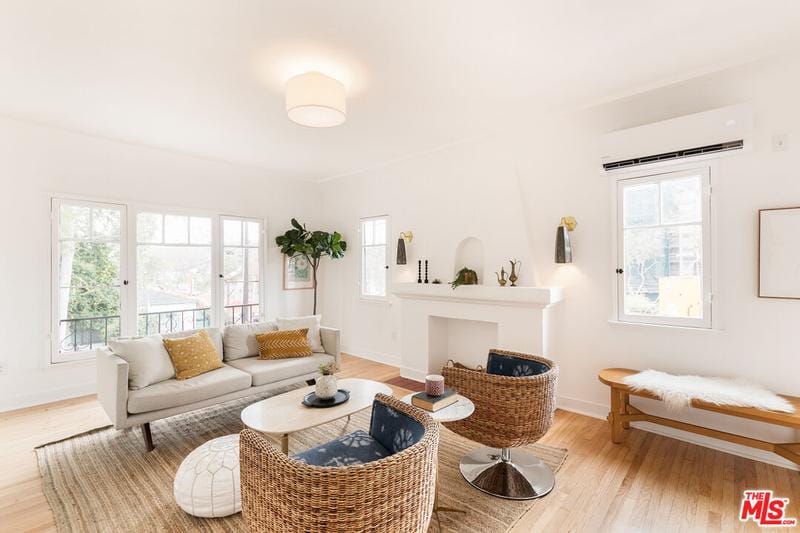 1109 1/2 North Vista Street, West Hollywood, CA 90046 for Sale