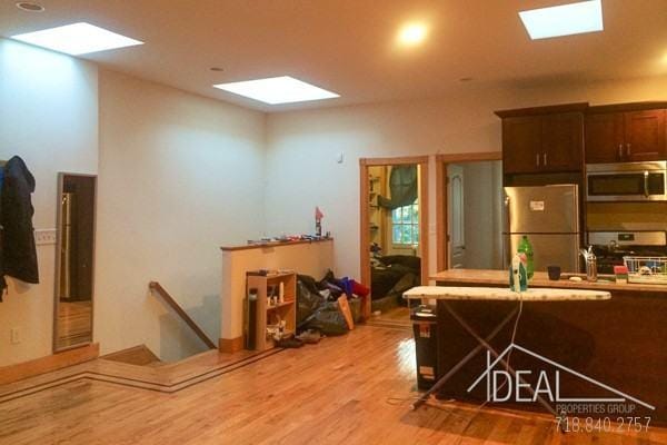 15088994  456 Chauncey St for Sale