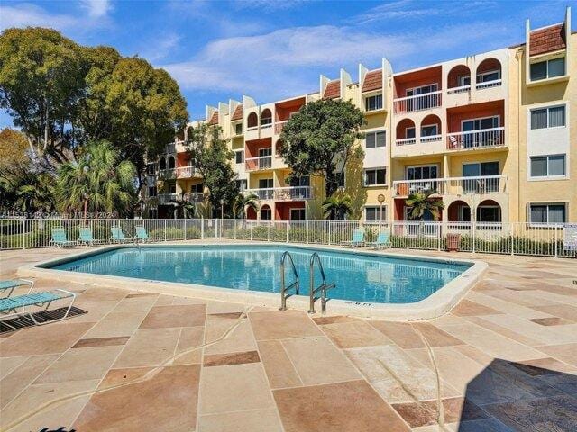 1 bedroom in Miami FL 33143 for Sale