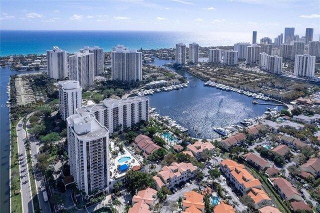 2 bedroom in Aventura FL 33180 for Sale