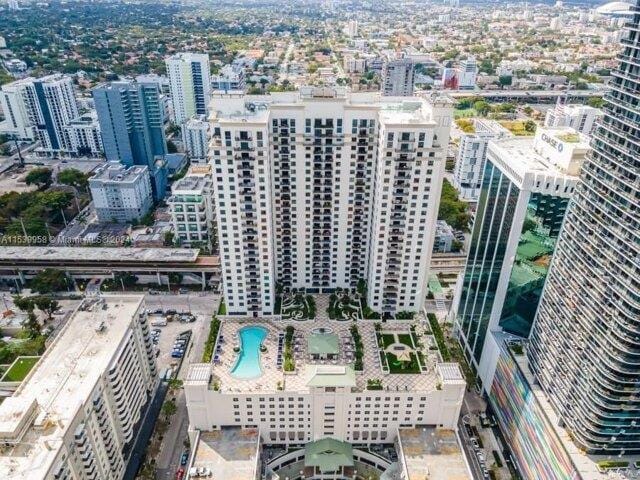 2 bedroom in Miami FL 33130 for Sale