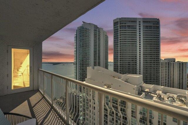 2 bedroom in Miami FL 33131 for Sale