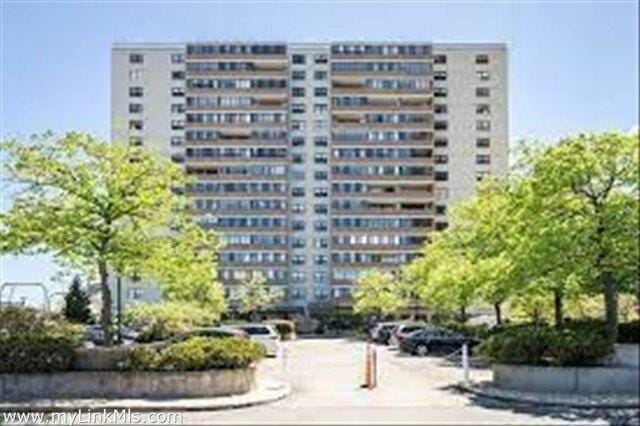 1 bedroom in Boston MA 02114 for Sale