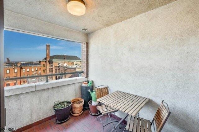 2 bedroom in Newark NJ 07105 for Sale