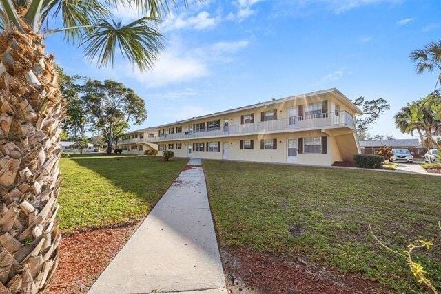 2 bedroom in Naples FL 34105 for Sale
