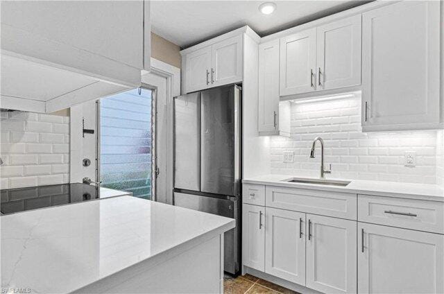 2 bedroom in Naples FL 34102 for Sale