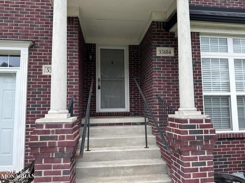 Condominium, Raised Ranch, Townhouse - Shelby Twp, MI  53184 Providence E for Sale